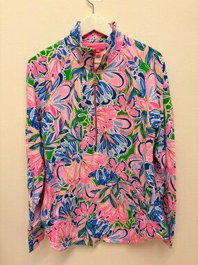 Lilly Pulitzer Skipper Popover in the Gecko Green Tiger Sunrise‎ print